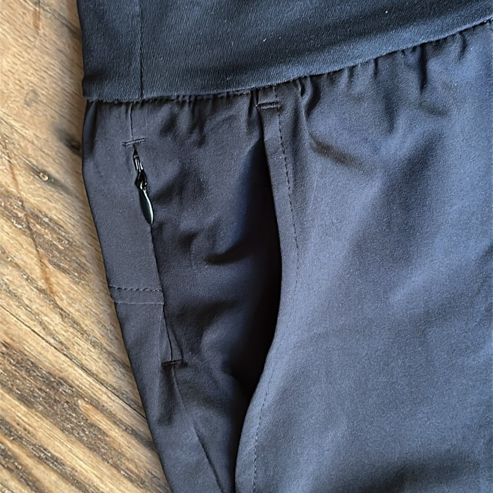 Zella all day lightweight jogger zip pocket
Elastic waist black size small NWT - Picture 4 of 9